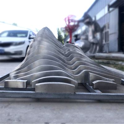 現(xiàn)代不銹鋼雕塑的日常清潔