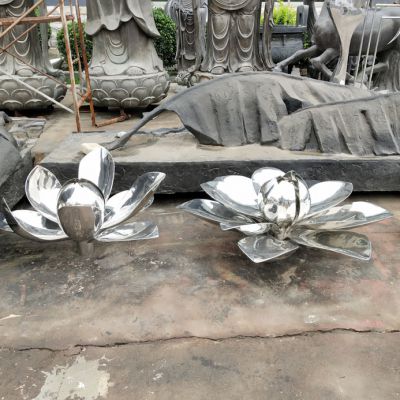 不銹鋼雕塑安裝后的維護(hù)和保養(yǎng)