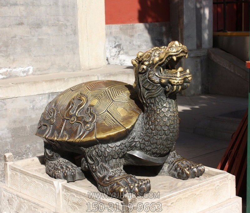 公園里擺放的張嘴的玻璃鋼創(chuàng)意龍龜?shù)袼?>
                                <h2>公園里擺放的張嘴的玻璃鋼創(chuàng)意龍龜?shù)袼?參數(shù)說明</h2>
                                                                        <table>
                                      <tr>
                                        <th>產(chǎn)品標題</th>
                                        <td>公園里擺放的張嘴的玻璃鋼創(chuàng)意龍龜?shù)袼?/td>
                                      </tr>
                                      <tr>
                                        <th>發(fā)布時間</th>
                                        <td>2023-05-30 12:25</td>
                                      </tr>
                                      <tr>
                                        <th>價格</th>
                                        <td><span>電話咨詢</td>
                                      </tr>
                                                                              <tr>
                                          <th>雕刻內(nèi)容</th>
                                          <td>龍、龍龜</td>
                                        </tr>
                                                                              <tr>
                                          <th>應用場所</th>
                                          <td>公園</td>
                                        </tr>
                                                                              <tr>
                                          <th>制作材質(zhì)</th>
                                          <td>玻璃鋼</td>
                                        </tr>
                                                                          </table>
                                <h2>公園里擺放的張嘴的玻璃鋼創(chuàng)意龍龜?shù)袼?詳細說明</h2>
                                <p>玉海雕塑是一家綜合性的雕塑公司，擁有多款公園里擺放的張嘴的玻璃鋼創(chuàng)意龍龜?shù)袼苣Ｐ?，可加工定制多種公園里擺放的張嘴的玻璃鋼創(chuàng)意龍龜?shù)袼?，支持材質(zhì)、樣式、風格、尺寸大小等方面的調(diào)整修改定制。我們所加工制作的公園里擺放的張嘴的玻璃鋼創(chuàng)意龍龜?shù)袼苜|(zhì)優(yōu)價廉，遍布全國多個省市地區(qū)，想要了解更多案例圖片，請電話或微信咨詢。材質(zhì)、大小、樣式等都可以按需定制，還可根據(jù)您提供給的公園里擺放的張嘴的玻璃鋼創(chuàng)意龍龜?shù)袼軜訄D進行制作！如有相關(guān)需求，歡迎致電（微信同號）：<span>150-3119-9663</span></p>
                                                                <div   class=