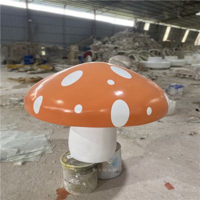 珠?？ㄍㄐ∧⒐降袼?公園景觀玻璃鋼蘑菇雕塑