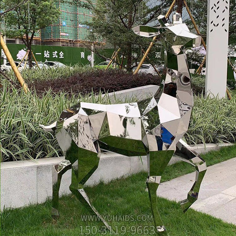 不銹鋼鏡面鹿，幾何塊面抽象鹿雕塑