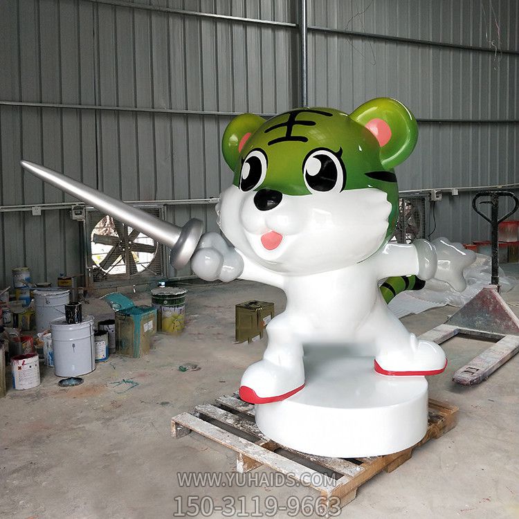 游樂場(chǎng)擺放卡通老虎擊劍彩繪玻璃鋼雕塑