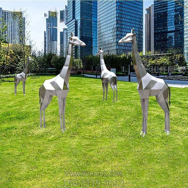 長頸鹿，塊面抽象鹿雕塑