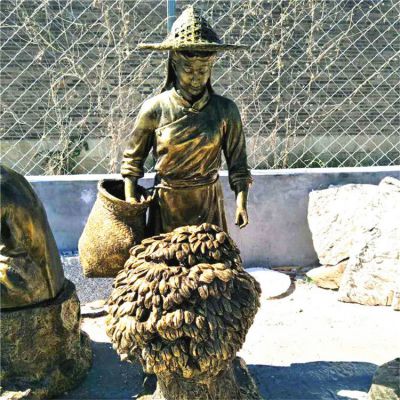 收稻子，玻璃鋼仿銅民俗生活秋收場景雕塑
