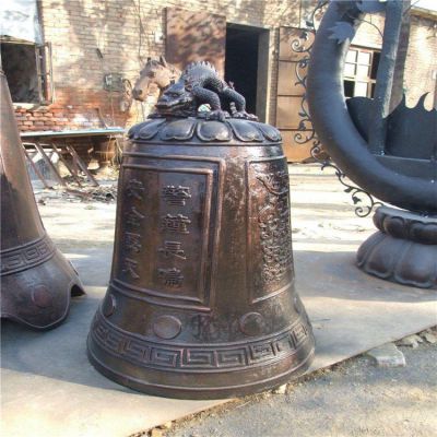 鑄銅鐘，寺廟可敲擊銅質吊鐘