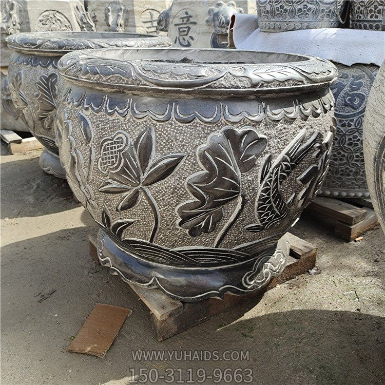 古建庭院蓄水缸，青石水缸雕塑