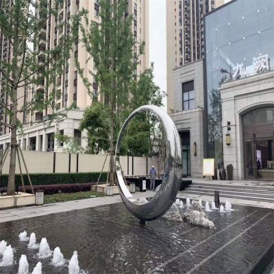 不銹鋼鏡面圓環(huán)景觀雕塑，園林水景噴泉裝飾景觀