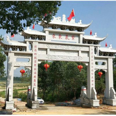紫氣東來漢白玉牌樓，三間四柱石雕牌樓