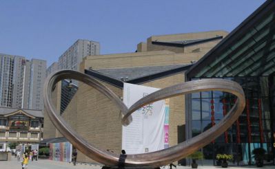 街邊抽象不銹鋼愛(ài)心雕塑