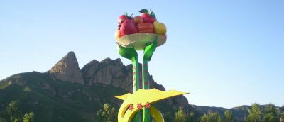 主題旅游小鎮(zhèn)擺放不銹鋼大果盤水果之鄉(xiāng)雕塑