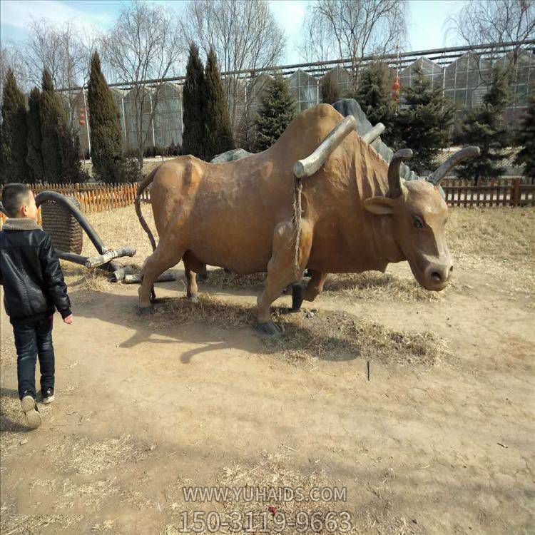 戶(hù)外草地玻璃鋼仿真動(dòng)物景觀牛雕塑