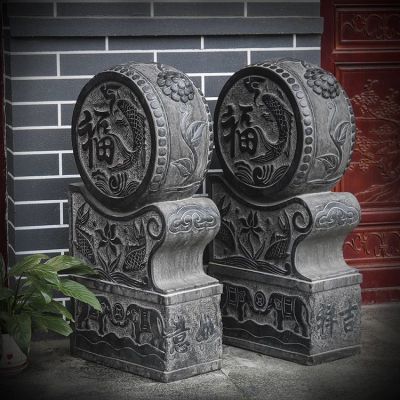 古建門口抱鼓石，黑色大理石雕刻