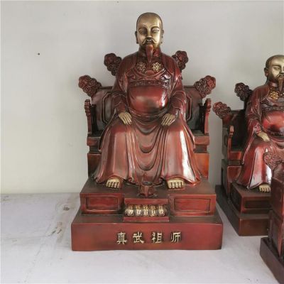 真武祖師坐姿銅像，紫銅紅色端坐的真武祖師鑄銅雕塑像