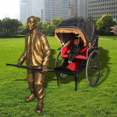 拉黃包車，玻璃鋼仿銅民俗生活人物雕塑
