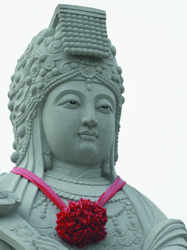 竣工時(shí)的漢白玉媽祖圣像，面部特寫(xiě)