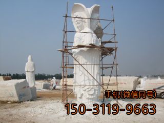 三面觀(guān)音漢白玉雕刻現(xiàn)場(chǎng)